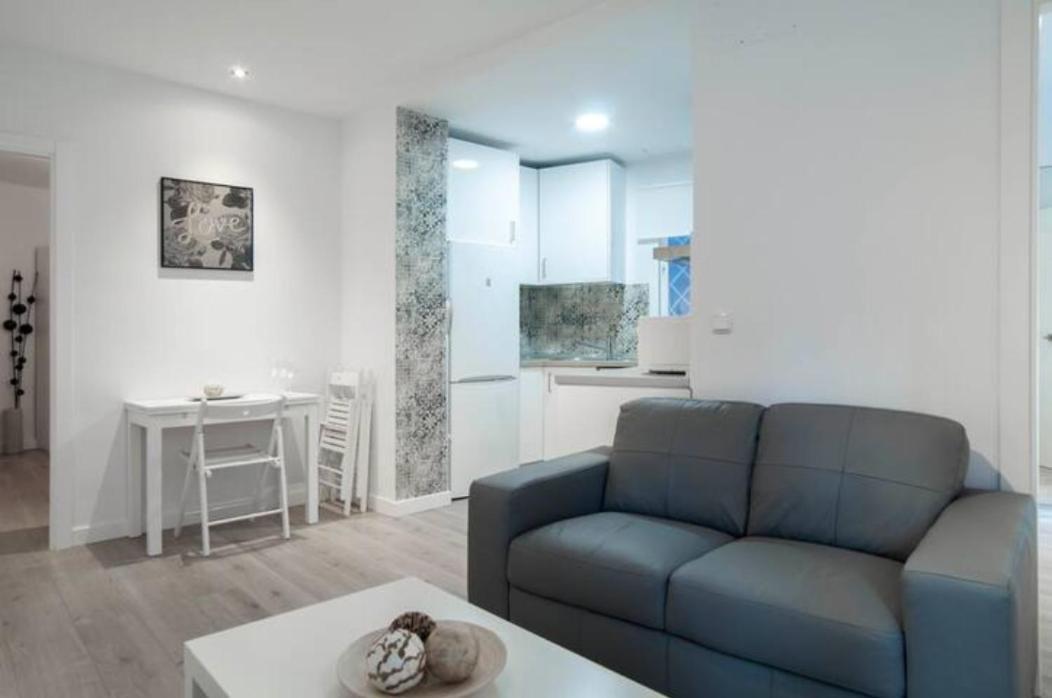 Moderno Apartamento En Plaza Merced Malaga Luaran gambar