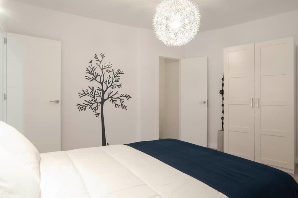 Moderno Apartamento En Plaza Merced Malaga Luaran gambar