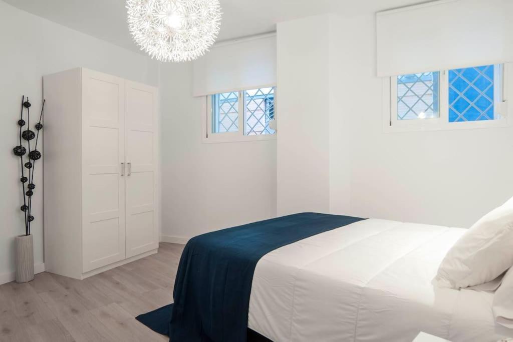 Moderno Apartamento En Plaza Merced Malaga Luaran gambar