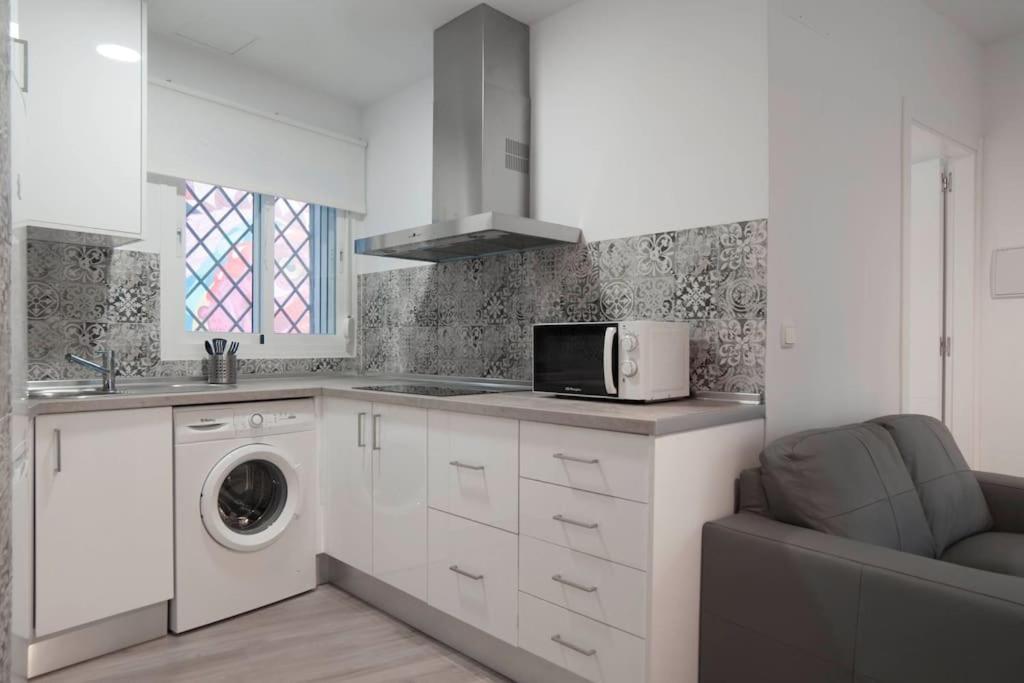 Moderno Apartamento En Plaza Merced Malaga Luaran gambar